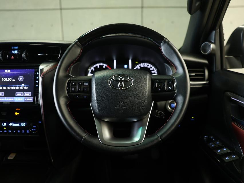 2022 Toyota FORTUNER 2.4 (ปี 15-25) Legender SUV AT รูปที่ 6