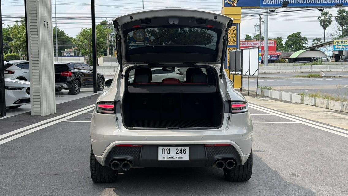 2022 PORSCHE MACAN 2.0 Facelift สี crayon ภายในแดง Milage 42,XXX KM Option ล้นสุด ออกศูนย์ B auto ปี 22 รูปที่ 17
