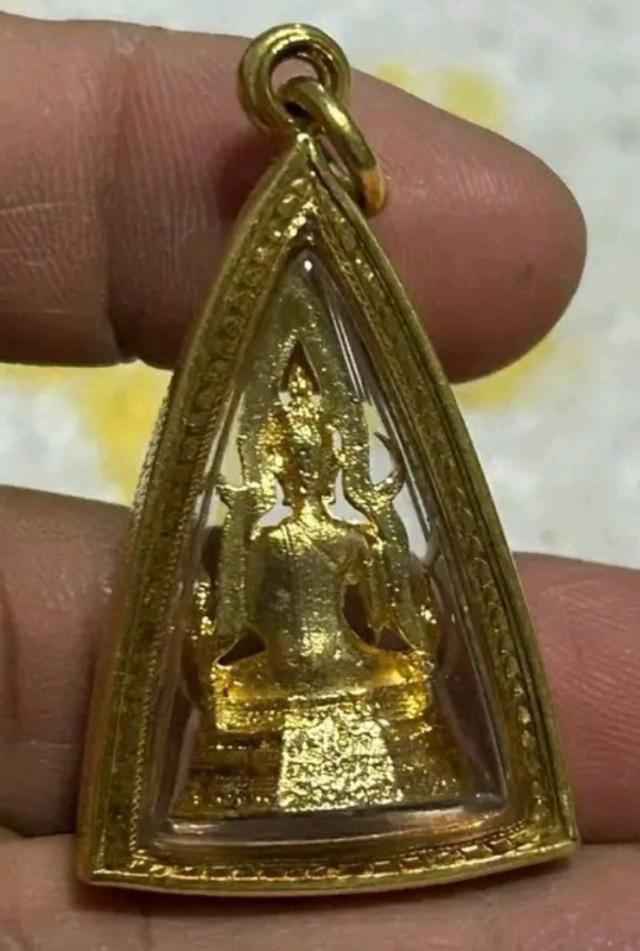 พระพุทธชินราชเล็กเลี่ยมทอง