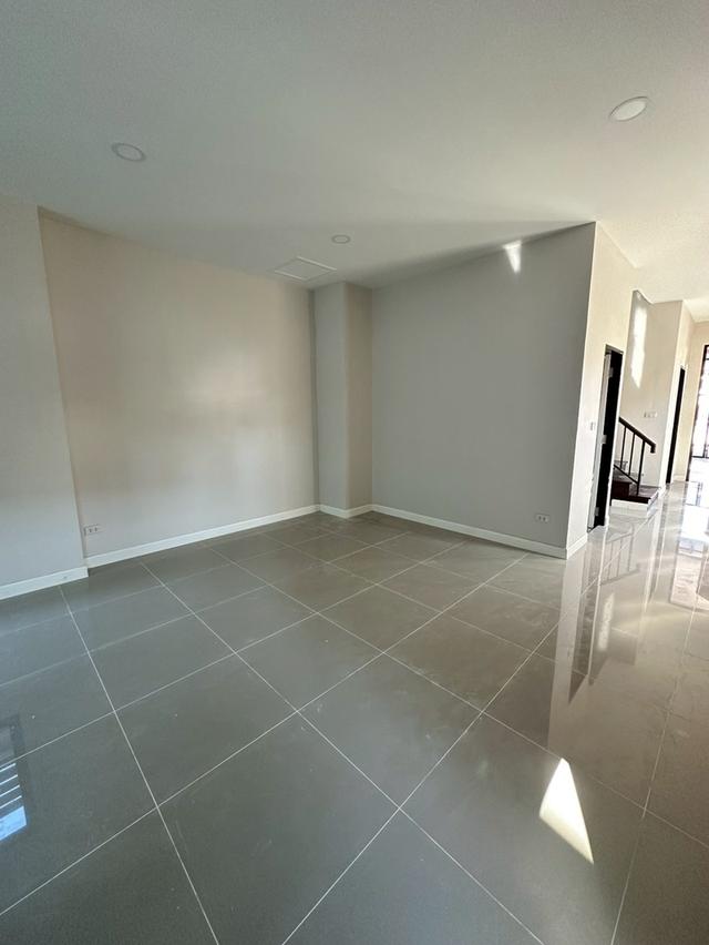 ขายบ้านเดี่ยว 2 ชั้น สร้างใหม่ ทำเลทองแจ้งวัฒนะ-ปากเกร็ด เดินไปห้างได้ ใกล้รถไฟฟ้า 10