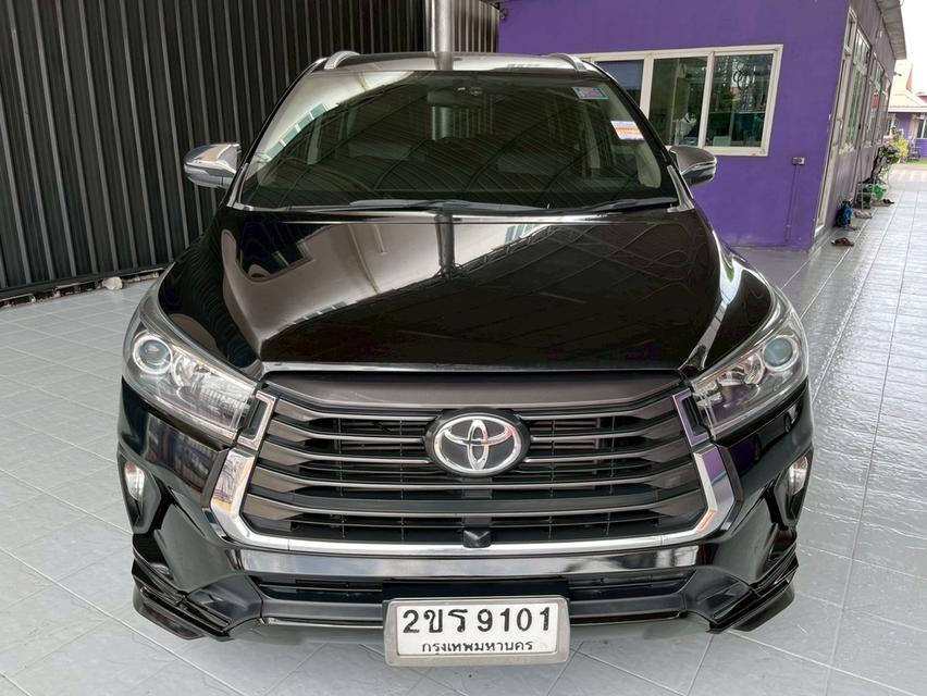 TOYOTA INNOVA CRYSTA 2.8 PREMIUM 2022 6