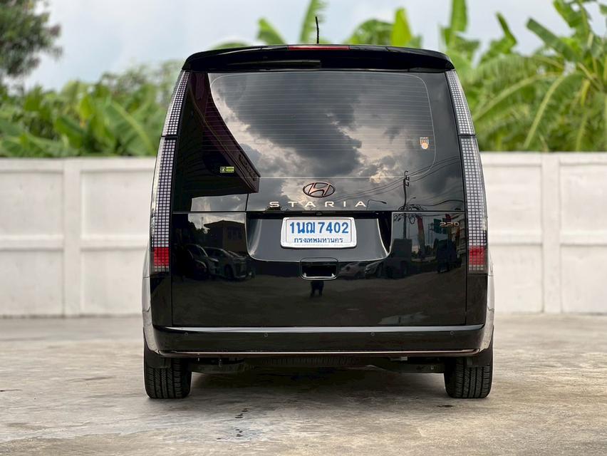 ปี 2022 HYUNDAI STARIA, 2.2 PREMIUM SUNROOFโฉม ปี21-ปัจจุบัน สีดำ เกียร์ออโต้ ดีเซล ตัวท๊อปสุด