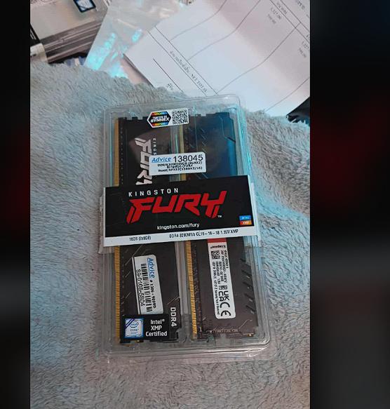แรม ddr4 bus 3200 RGB มีไฟ 8g 2 ตัว 16g kington 1500 บาท