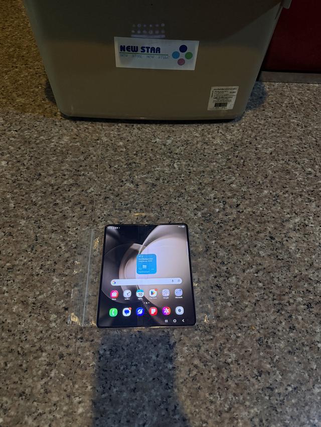 ขายSamsungFold5สึBeign512กิ๊กสูนTrueจอกางสุดไม่มีจุดไม่มีเส้นหายากมากใช้งานดีถูกๆ