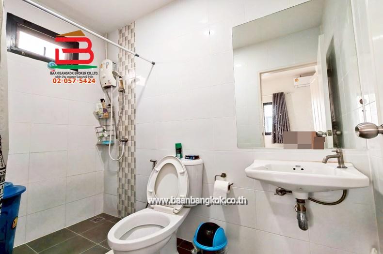 ทาวน์เฮาส์ หมู่บ้าน ภัทรไพรเวท 2 เฟส 3 เนื้อที่ 24.7 ตรว. ถนนปทุมธานี-สามโคก-เสนา อ.สามโคก จ.ปทุมธานี 10