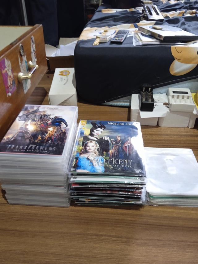 เครื่องเล่นดีวีดีแผ่นหนังมือสองสภาพดี