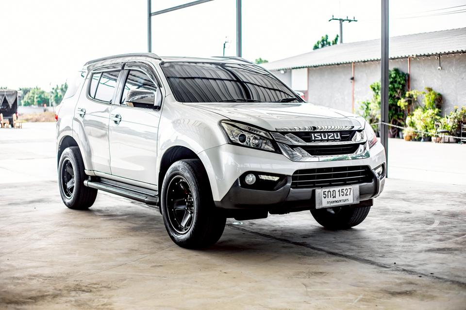 Isuzu Mu-X 3.0 DVD Navi สีขาว ปี 2015 รถบ้านสวย สนใจติดต่อ.099-2459121 เซลล์เอก ราคา 579,000 บาท