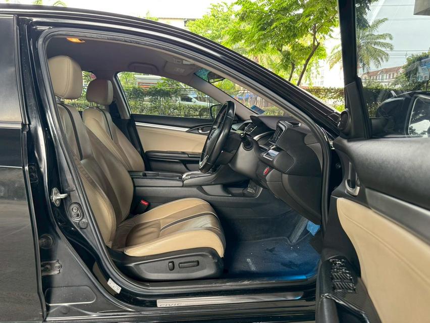 🚗 2019 Honda CIVIC 1.8 EL AT รูปที่ 14