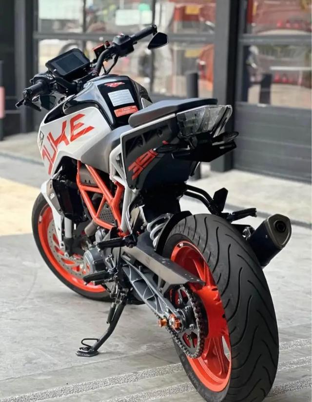 มอเตอร์ไซค์สภาพนางฟ้า KTM Duke 390 3