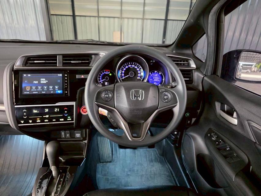 Honda Jazz 1.5RS ปีจด 2019 เข้าศูนย์ทุกระยะ 10