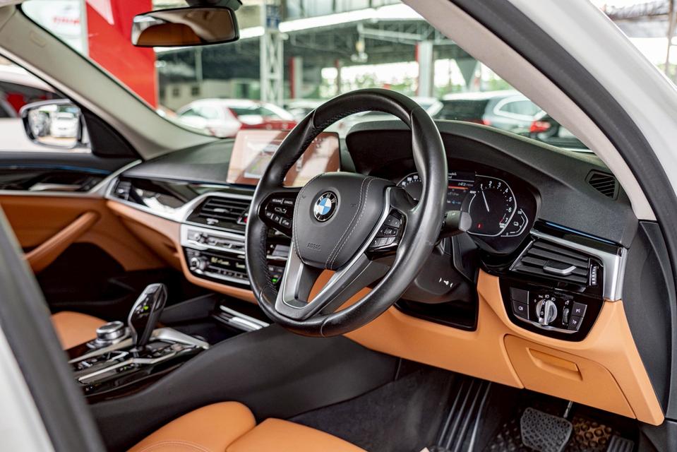 รหัสรถ NP8935 BMW 530e Elite Lciปีรถ : 2021 รูปที่ 15