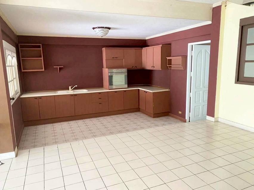 ขายที่ดินพร้อมบ้านเดี่ยว 2 ชั้น สไตล์คลาสสิก กรุงเทพนนท์ 14 ทำเลดี ใกล้ MRTแยกติวานนท์ 150 เมตร 5