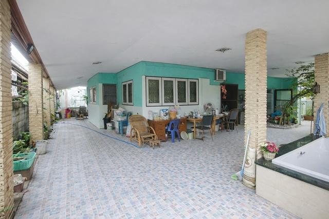 รร.บดินทรเดชา 2 1.9 กม. ให้เช่าบ้านเดี่ยวชั้นครึ่ง 55 ตร.ว. 220 ตร.ม.สวนสยาม MRTรามอินทรา กม.8 2.6 กม. เฟอร์ฯ เครื่องใช้ 2