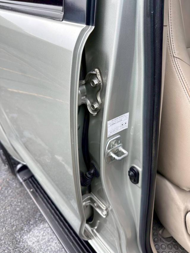 Toyota Fortuner 3.0 V เกียร์ Auto ขับ 4 สีบรอนซ์ทอง ปี2006 19