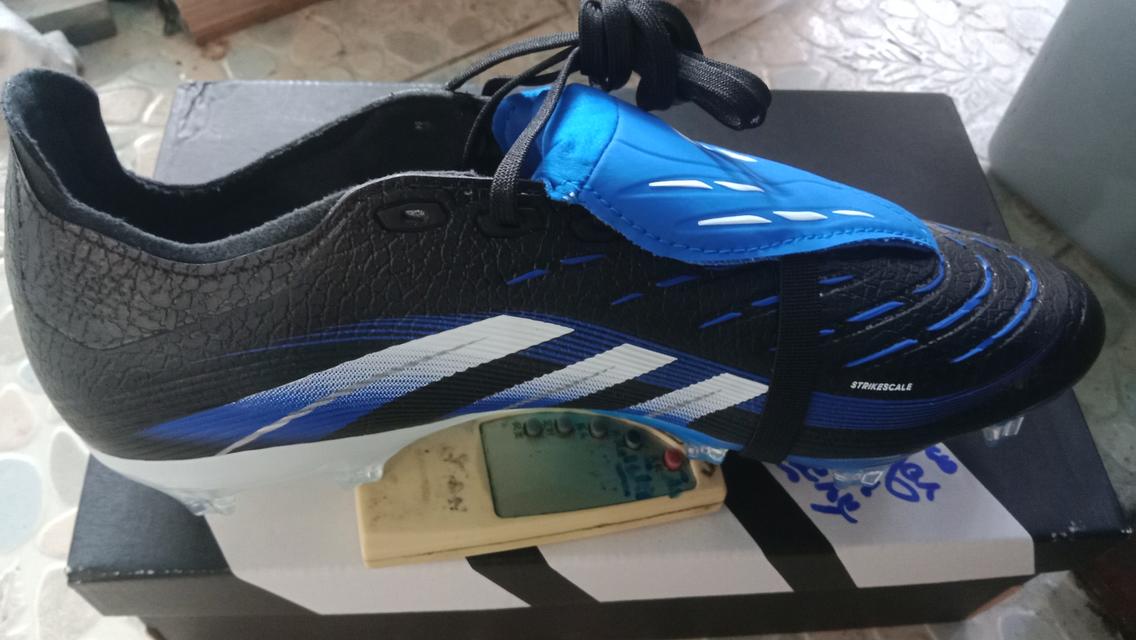 รองเท้าสตั้ดadidas predatorซื้อมาใส่ไม่ได้ 2