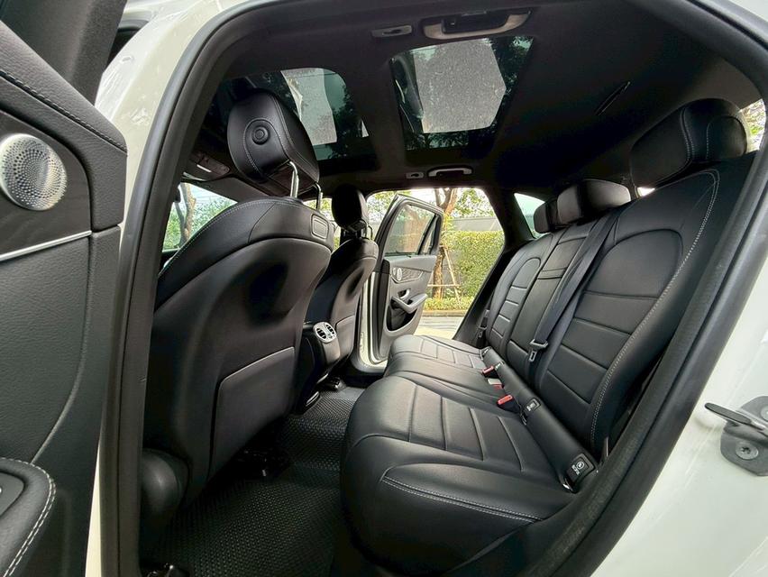 Benz GLC250 d AMG Dynamic ดีเซล สีขาว ปี 2019 รถบ้านมือเดียวป้ายแดง ไม่เคยทำสี สีเดิม เข้าศูนย์ทุกระยะ 13