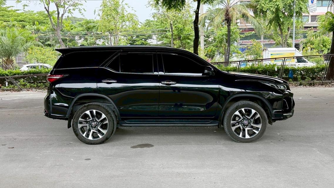 Toyota Fortuner 2.8 Legender 2WD AT ปี 2022 รถสวยมือเดียว