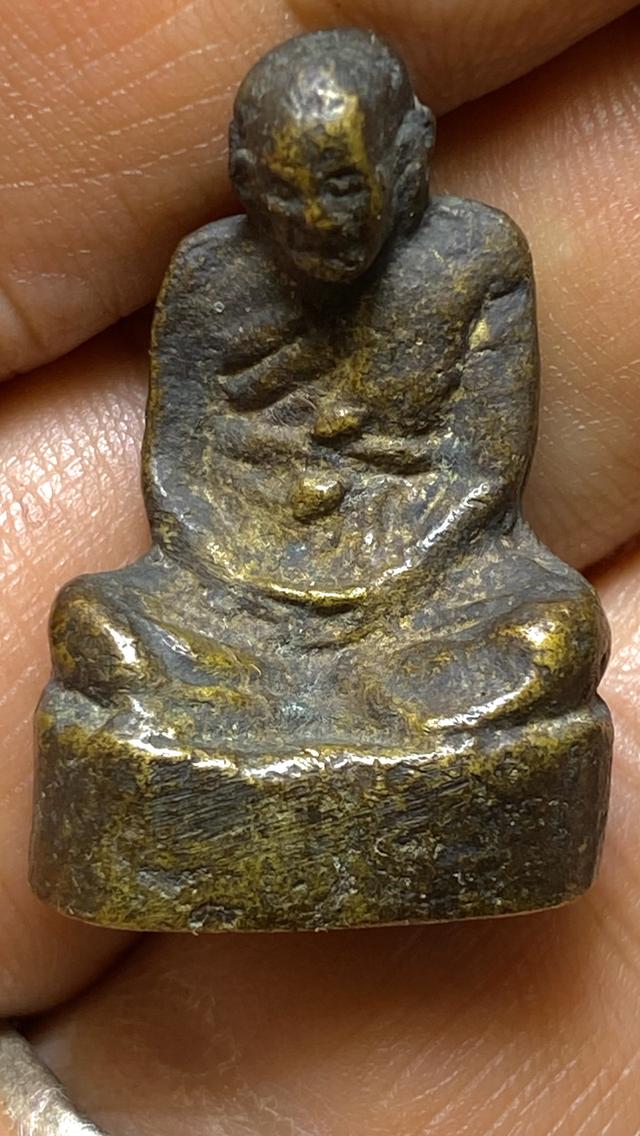 พระกริ่งตั๊กแตนเก่าถึงยุค