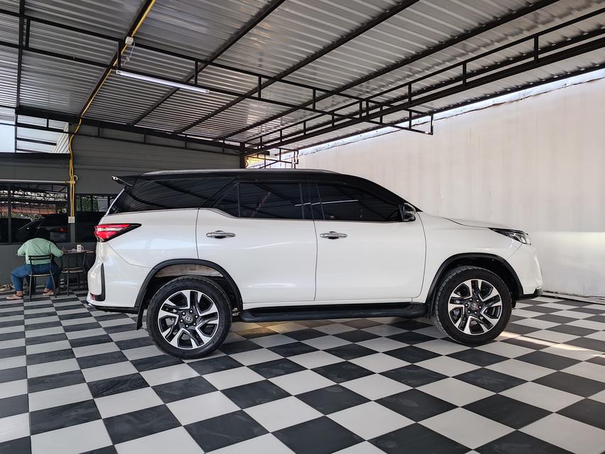 FORTUNER LEGENDER 2.4 V 4WD ปี 2021 ✅ ฟรีค่าจัด-ค่าโอน ✅ ฟรีประกันภัย ✅ ฟรี พรบ 2