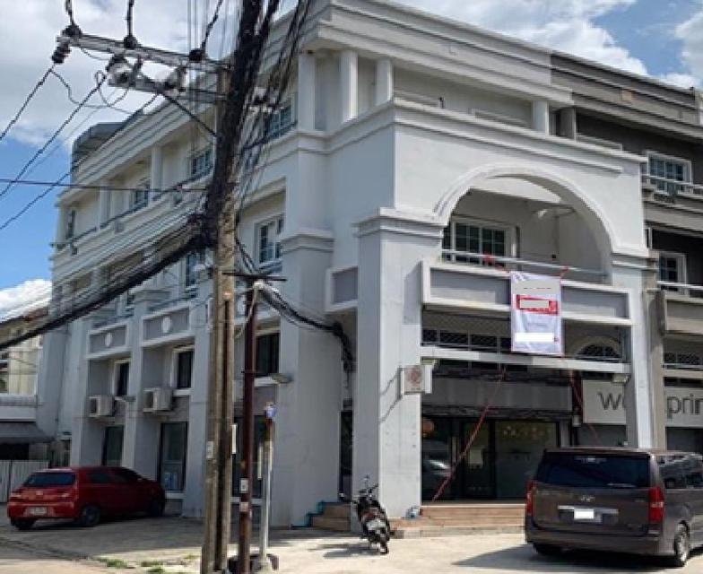 ให้เช่าอาคาร / อาคารเชิงพาณิชย์ 3.5 ชั้น / อาคารขนาดใหญ่ พื้นที่ดิน 52 ตารางวา พื้นที่ใช้สอยอาคาร 300 ตารางเมตร / ทำเล ถนนประชาชื่น ติดมหาลัยธุรกิจบัณ 1