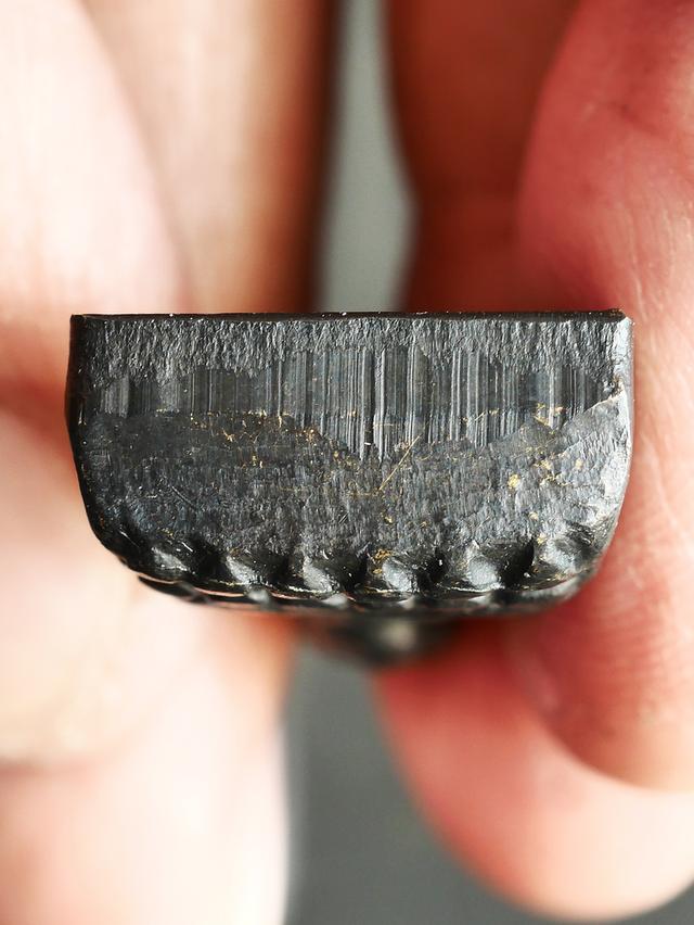 พระหลวงปู่ทวดเตารีด วัดช้างให้ หลังหนังสือเล็ก บล็อค ท. เก่า เดิมๆ 10