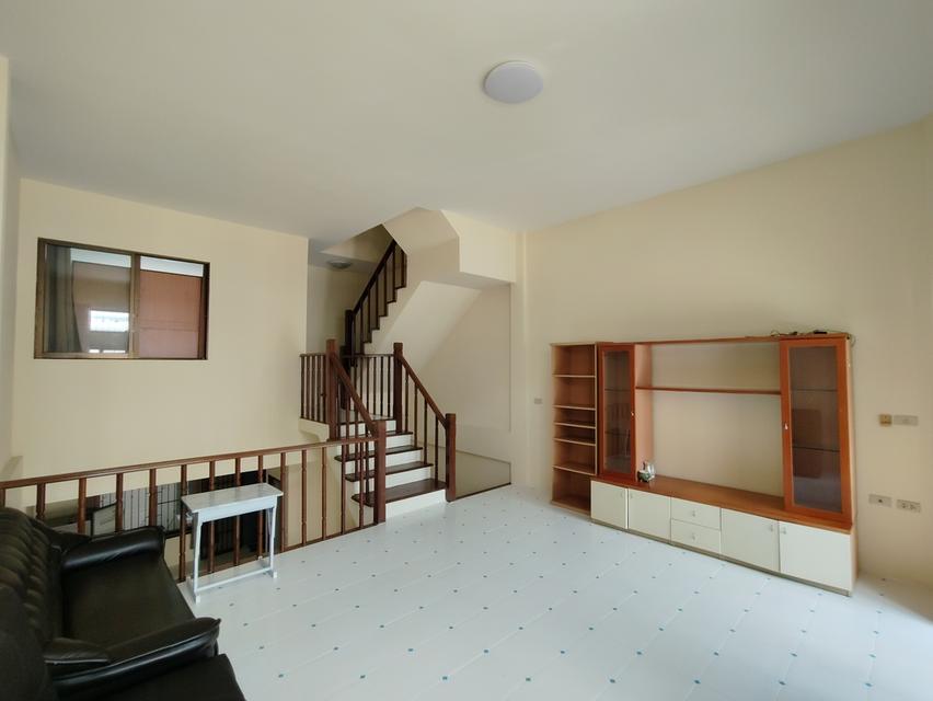 บ้านทาวน์เฮ้าส์ 21 ตารางวา 3 ห้องนอน 4 ห้องน้ำ ซอยสถานทูตลาว 7