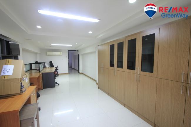 อาคารพาณิชย์เจริญนคร 37 ตกแต่งพร้อมอยู่ 5.5 ชั้น 17 ตร.ว ทำสำนักงานหรืออยู่อาศัยได้ เฟอร์นิเจอร์ แอร์ ใกล้ดิไอคอนสยาม 7.6ล้าน 4