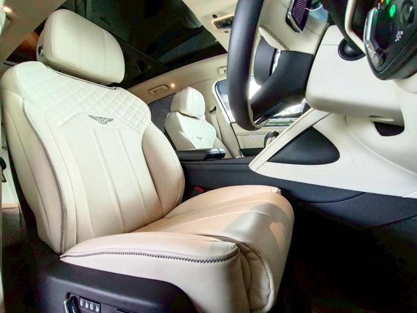 รหัสรถ PEAT53 Bentley Bentayga Hybrid (demo) 9