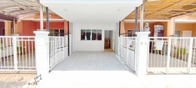 ตลาดไท 2.5 กม. ตลาดไอยรา 2.8 กม. ม.กรุงเทพ 2 กม.บ้านรีโนเวทให้เช่า 2 นอน 2 น้ำ รังสิต 18 ตร.วา. 144 ตร.ม. 2