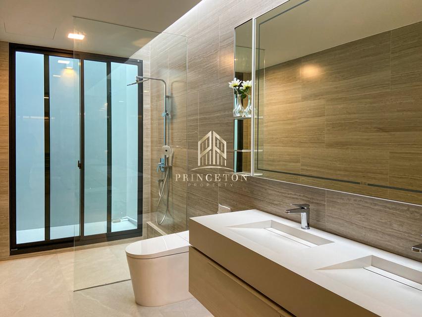 VIVE Krungthep Kreetha Comes with a Private Swimming Pool 17