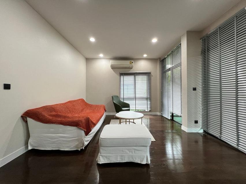 ให้เช่าบ้านเดี่ยว 2 ชั้น เศรษฐสิริ กรุงเทพกรีฑา พื้นที่ 85 ตร.ว. 318 ตร.ม 4 ห้องนอน 5 ห้องน้ํา 3 ที่จอดรถในบ้าน พร้อมเฟอร์ เข้าอยู่ได้เลย