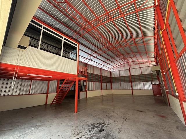 ให้เช่าโกดังพร้อมออฟฟิศ 480 ตรม. ซอยสะแกงาม 28 เหมาะเก็บสต๊อก หรือทำศูนย์กระจายสินค้า 3