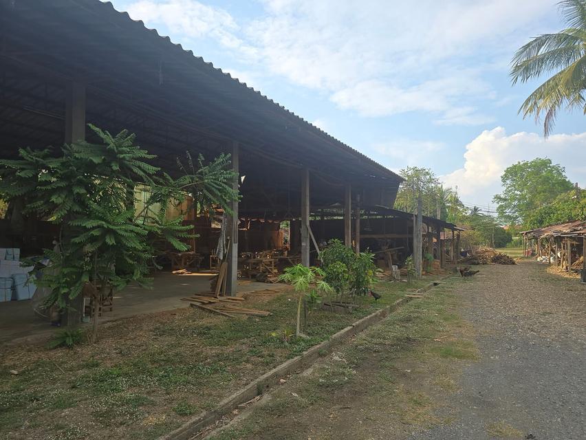 ขายที่ดินพร้อมโรงงานและบ้าน