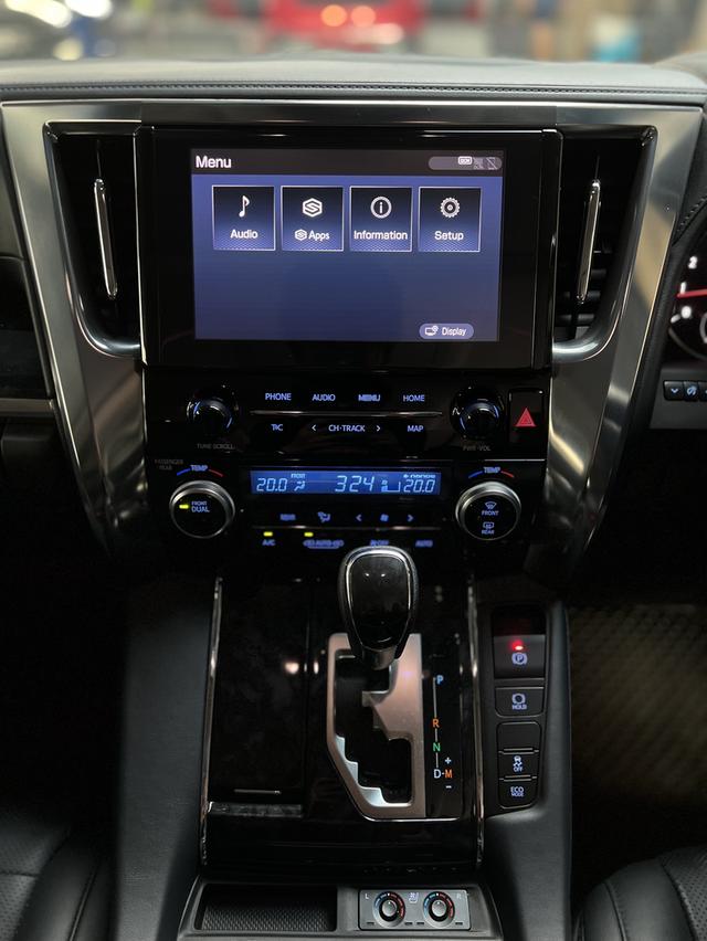 Toyota Vellfire 7