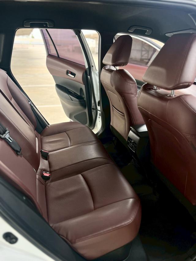 Toyota Cross 1.8HV Premium เกียร์ออโต้ ปี2020