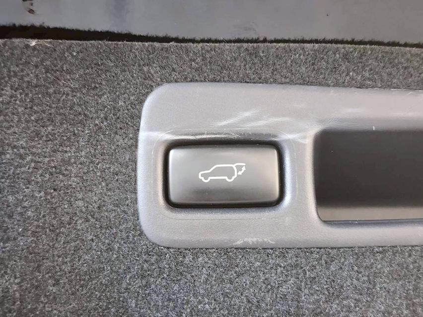 ขายรถ Toyota Harrier 2.5 Hybrid ปี 2014 สีดำ เกียร์ออโต้ 19