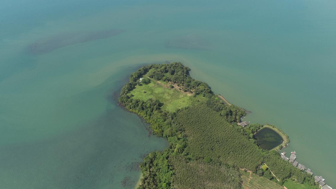 The beautiful Large Land for sale on an island surrounded by the sea area 59,200 sqm. with chanote title 4