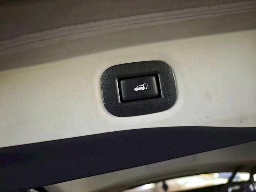 ขายรถ nissan  X-Trail 2.0V 4WD ปี 2015 สีดำ เกียร์ออโต้ 19