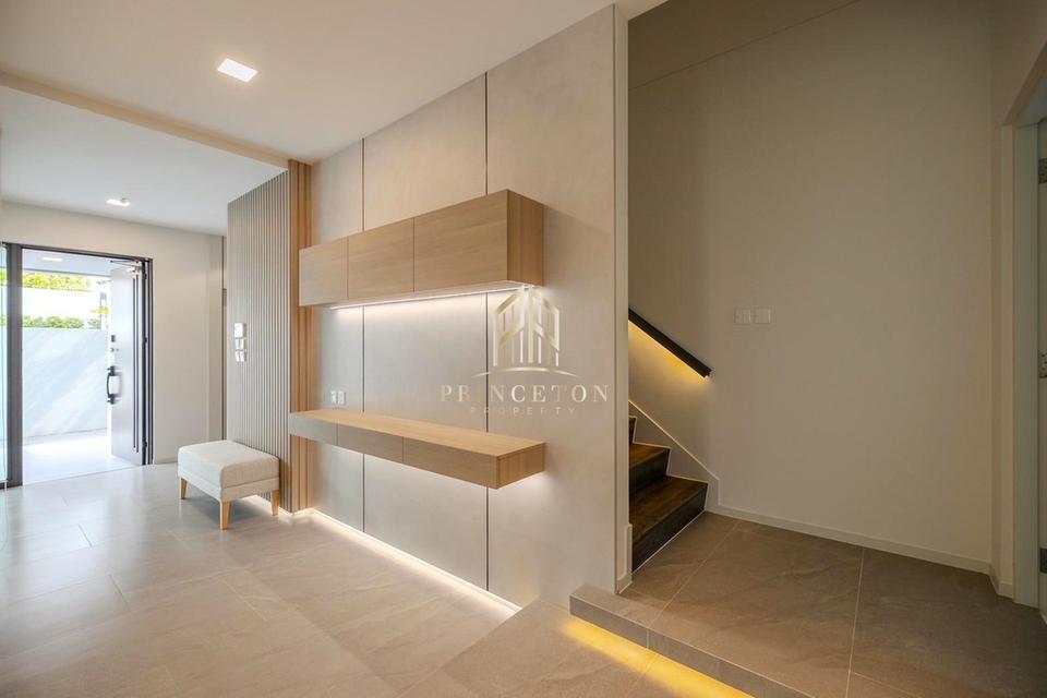 Luxury House For Sale or Rent Vive Krungthep Kreetha 10
