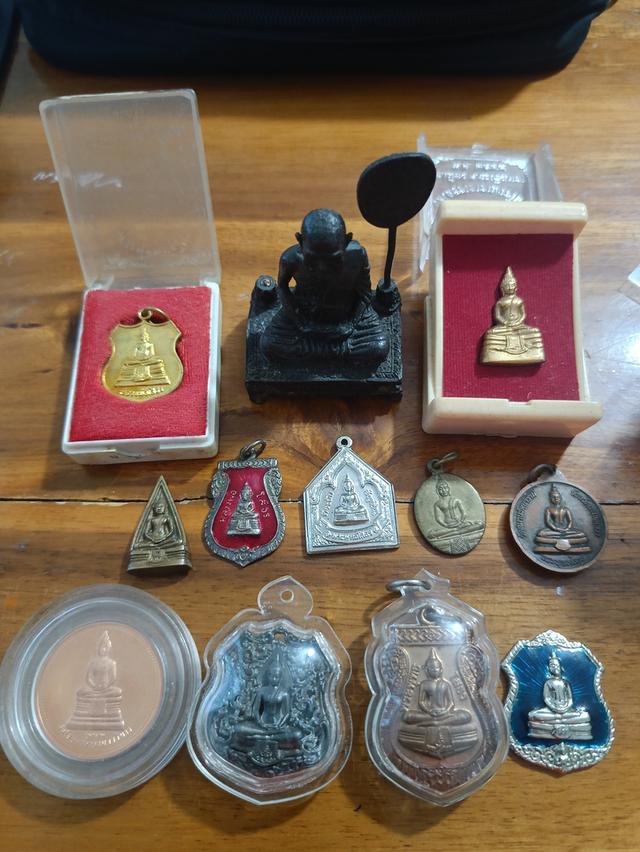 ชุดเหรียญหลวง พ่อพุทธโสธร