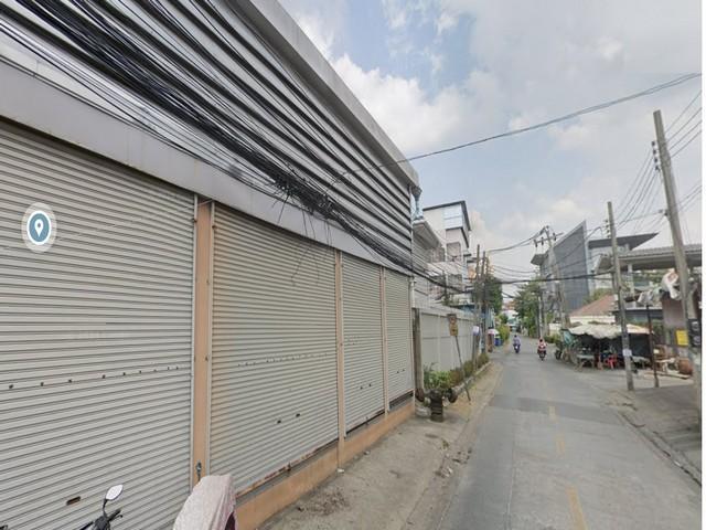 ให้เช่าโกดังพร้อมที่ดินแปลงหัวมุม 309 ตรว.ประมาณ 1,200 ตรม. ลาดพร้าว 41 หน้าปากซอยมีรถไฟฟ้า สถานีภาวนา 4