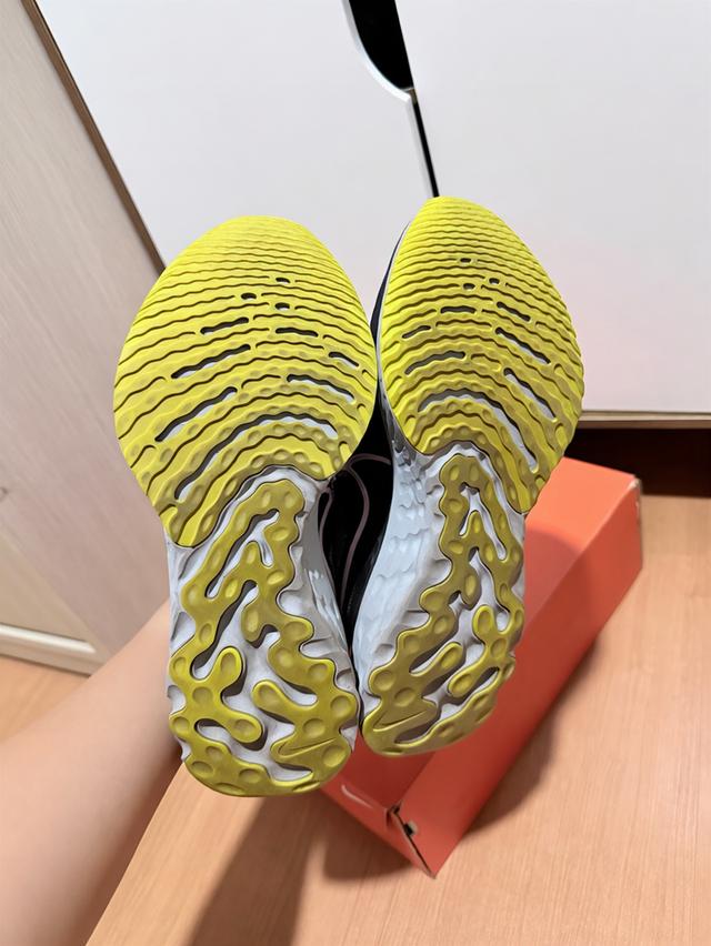 Nike React Infinity Run Flyknit 2 รูปที่ 5