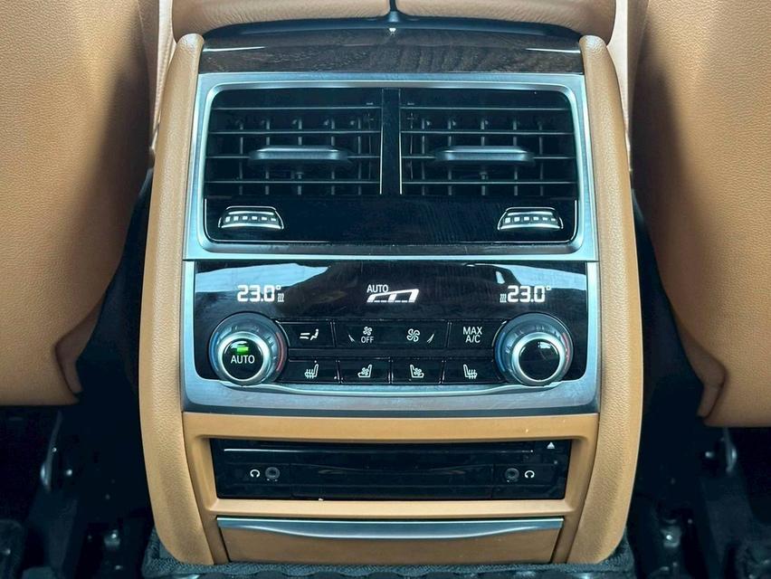 BMW 740Li Pure Excellence (G12) 2016  16