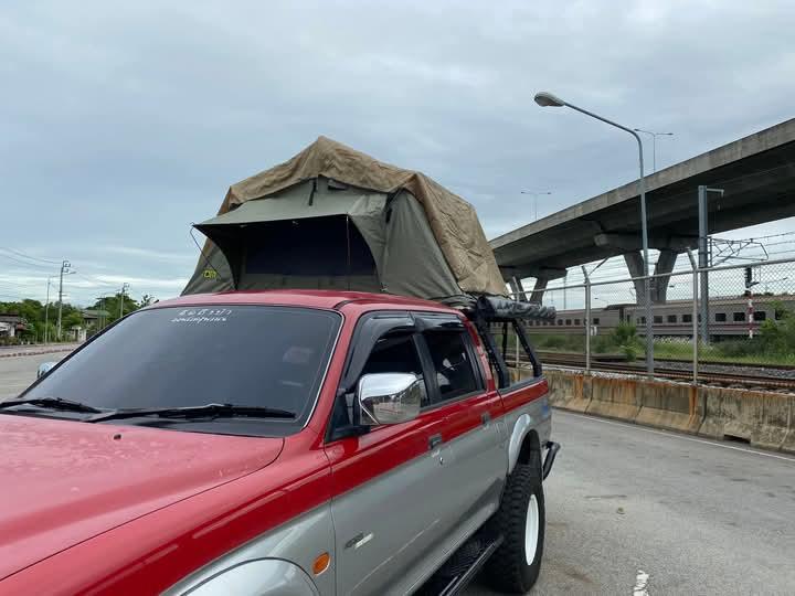 Mitsubishi Strada Grandis สีแดง 8