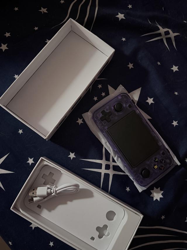 เครื่องเกมพกพา R36H ซื้อจากkiumoโดยตรง