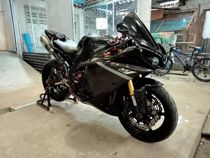 ขายถูก Yamaha R1 