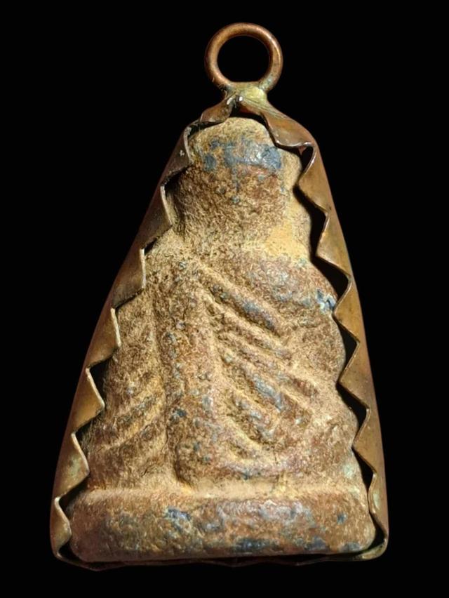 หลวงพ่อเงิน เปิดให้บูชาจ้า 3