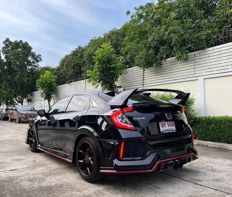 รูป HONDA CIVIC HATCHBACK FK 1.5 TURBO  ปี 2017 (TYPE R LOOK หล่อตลอดกาล) 6