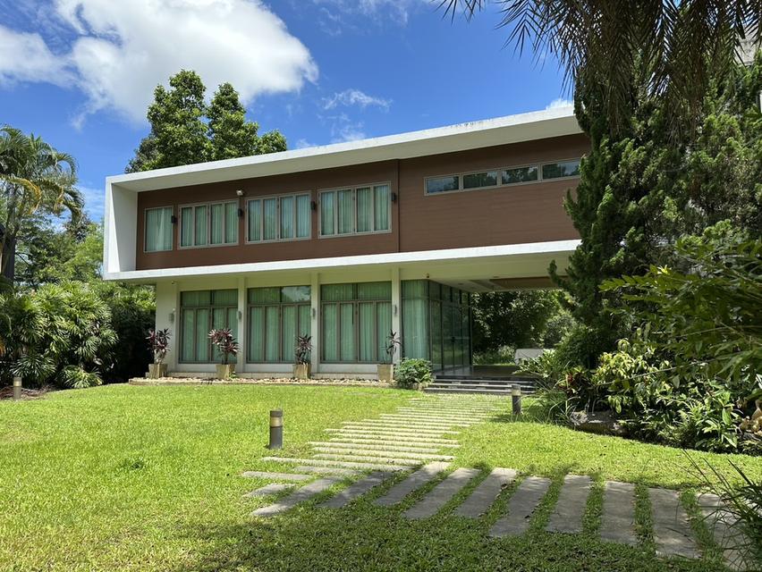 บ้านพักตากอากาศในสนามกอล์ฟสันติบุรี เชียงราย ทำเลดีติดทะเลสาาป 6