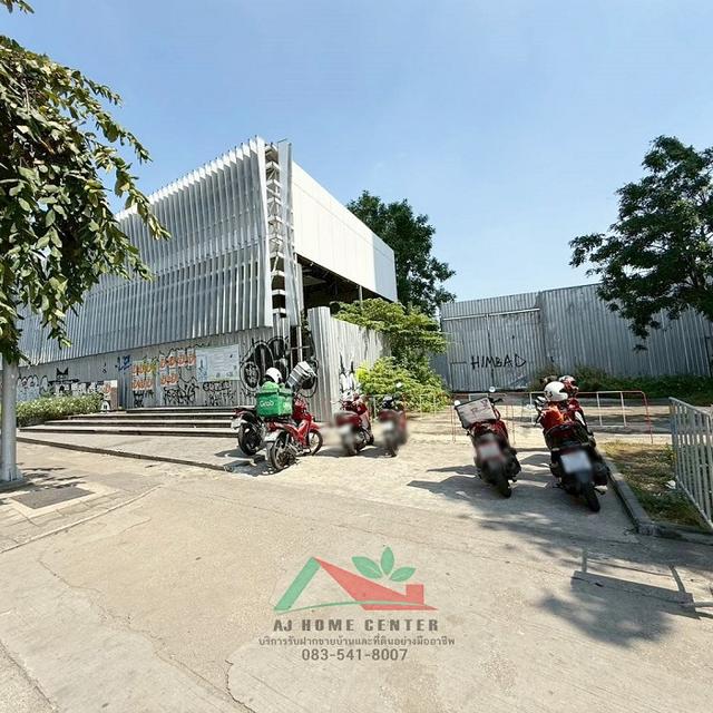 ขายที่ดินพร้อมสิ่งปลูกสร้าง เนื้อที่ 2-2-94.3 ไร่ ติดถนนรัชาภิเษก ห้วยขวาง 3